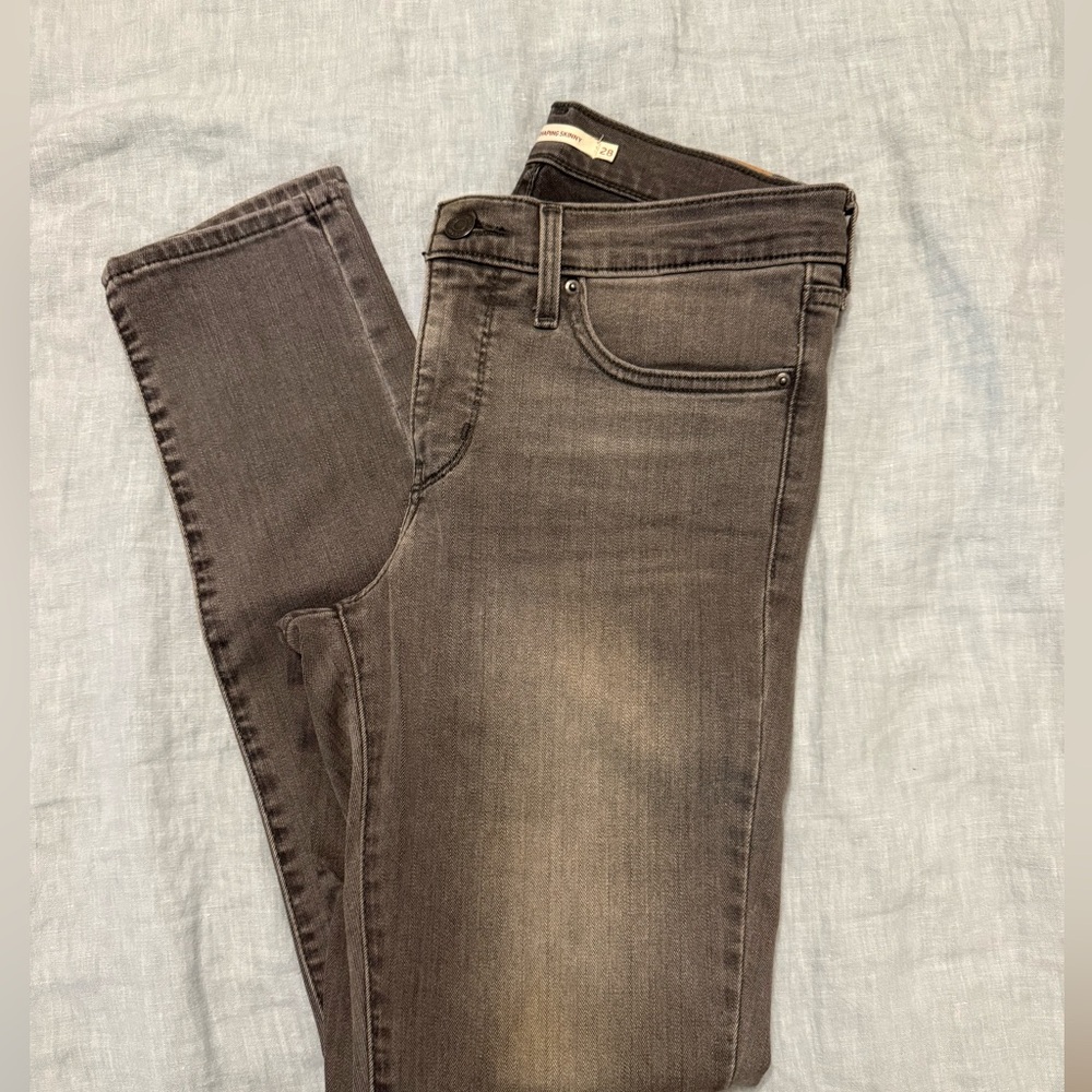 Levi’s shaping skinny jean in black